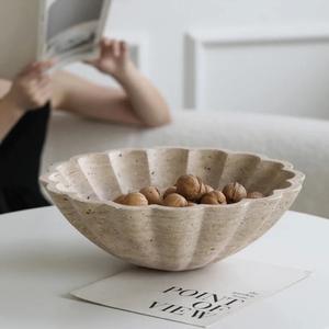 Cuenco Decorativo de Piedra Natural Personalizado, Diseño Tradicional Tallado en Travertino Beige con Forma de Flor Festoneada para Uso en Hoteles - Product Image 2