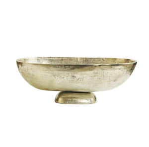 Bol de table en aluminium couleur bronze Nouveau design Bols sur pied de forme ovale faits à la main Hôtels Restaurants Salade de fruits Plat de service - Product Image 3