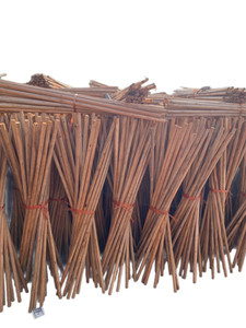 Vietnam Ménage 100% Eucalyptus Balai Bâton Enduit avec PVC Brut En Bois Grain Balai Manche Bâtons Pelles À Poussière Balais Produit - Product Image 2