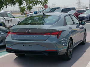 HYUNDAIs ELANTRA SEL benzina 2.0L usato completamente pulito 2023 auto grigie anno modello e pronto a partire - Product Image 2