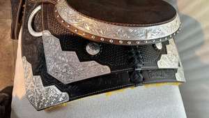 Montar a caballo de cuero hecho a mano personalizado de primera calidad, sillín de espectáculo occidental, adornos trenzados plateados, Conchos duraderos para profesionales - Product Image 3