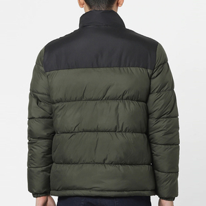 Chaqueta acolchada gruesa de invierno de alta calidad para hombre, chaqueta de lona cómoda transpirable con capucha y cuello levantado con logotipo personalizado - Product Image 5