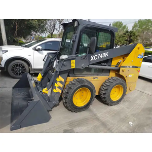 Chargeuse compacte sur pneus Xc740k 2012 Jaune/Noir avec godet hydraulique – Équipement de construction robuste, moteur Volvo 0-2000 - Product Image 4