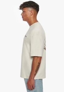 T-shirts pour hommes en coton 100% surdimensionnés rétro de haute qualité avec logo personnalisé imprimé, coupe ample, style streetwear, designs personnalisés, t-shirt à grammage élevé - Product Image 4
