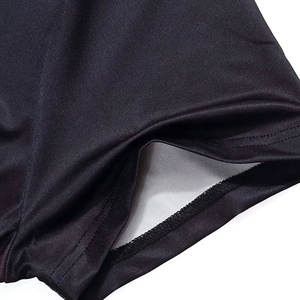 Polo de Rendimiento para Hombre |   Impresión por sublimación de prisma geométrico negro y rojo |   Ropa Deportiva Táctica Transpirable que Absorbe la Humedad - Product Image 5