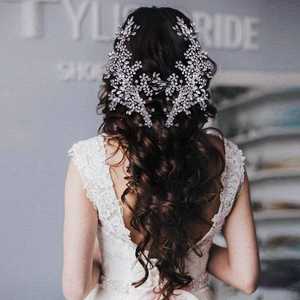 Tocado de Novia Bridella Silvery-Left de 1 Pieza con Pedrería Plateada y Ajuste Cómodo para Bodas y Eventos Formales - Product Image 2