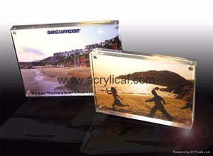 Cadre photo en acrylique double face de luxe avec fermeture magnétique: affichage transparent polyvalent pour des souvenirs précieux - Product Image 5