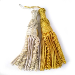 Cordons et pompons pour robes ecclésiastiques, cinctures et uniformes cérémoniels, sur mesure, à vendre - Product Image 2