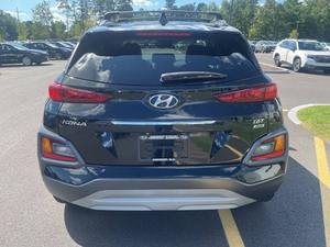 Usado cuidadosamente 2021 H-yun-dai K-ona Limited 4dr SUV AWD (1.6L 4cyl Turbo 7AM) - Product Image 3