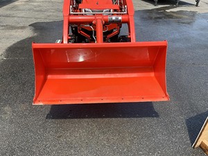 Tracteur agricole compact Kubota BX23S 4x4 avec chargeur frontal et pelle arrière LA340 pour travaux agricoles - Product Image 4