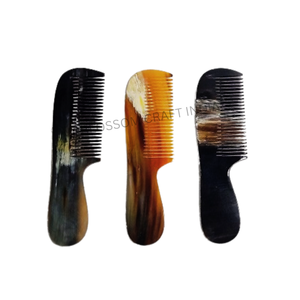 Peigne en corne de buffle poli, authentique, fait main en Inde, écologique, pour cheveux bouclés, tailles et prix personnalisés pour un usage domestique ou en salon - Product Image 1