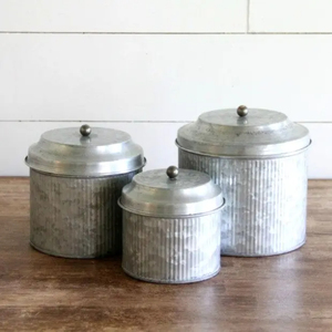 Ensemble de 3 boîtes de rangement en métal galvanisé vintage avec couvercle, pot de cuisine rustique, collection de nourriture, récipients faits à la main - Product Image 1