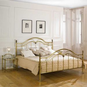 Cama metálica de latón antiguo con belleza atemporal y calidad artesanal premium para uso a largo plazo en interiores de estilo histórico - Product Image 2