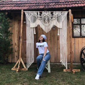 Grande toile de fond de mariage en macramé et bois - Product Image 4