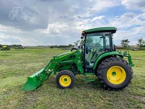 2022 Johnn Deere 4052R Mini Tractor 4WD 4x4 160HP 180HP 70HP 45HP 120HP 90HP 100HP 45HP Bomba esencial Caja de cambios del motor - Product Image 6