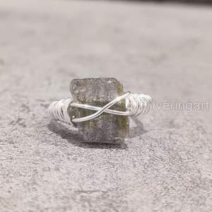 Anillo de Plata de Ley 925 con Labradorita Natural para Mujer, Anillo de Alambre, Regalo de Navidad o Cumpleaños, Joyería Hecha a Mano - Product Image 4