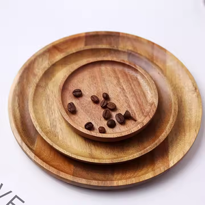 Assiette en bois Élégance intemporelle pour les fêtes Écologique par l'artisanat du croissant - Product Image 4
