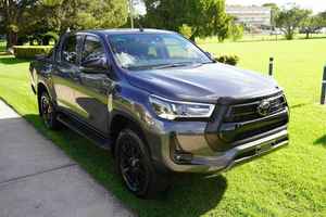 รถกระบะมือสองปี 2022 รุ่น Hilux เกียร์ธรรมดา เครื่องยนต์เทอร์โบ เบาะหนังสีเข้ม ตัวเลือกครบครัน สภาพดีเยี่ยม จัดส่งรวดเร็ว พวงมาลัยขวา - Product Image 5