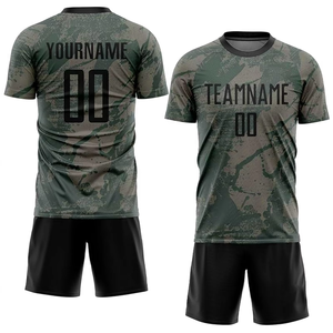 Kits de maillots de football respirants et confortables pour hommes, sans patchs personnalisés, fabriqués par Tell Us Apparel, vente en gros - Product Image 1