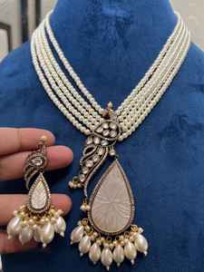 Boucles d'oreilles en plaqué or antique collier Polki de créateur pour les célébrations de mariage en laiton fait à la main pour les fiançailles - Product Image 2