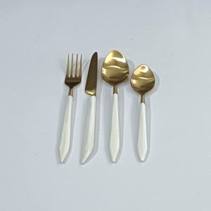 Ensemble de couverts en acier inoxydable de conception élégante avec manche en laiton émaillé MOP, comprenant cuillère, fourchette et couteau - Product Image 5