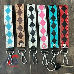 พวงกุญแจหนังวัวแท้พวงกุญแจโลหะลายตารางของผู้ผลิตหรูหราโลโก้ตามสั่ง - Product Image 1