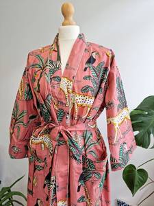 Venta al por mayor 2025 Boho Chic Hippie Gypsy Beach Kimono Rose Peach Pink Floor-Length Flare Sleeve Safari Animal Print Mesh Vacations - Product Image 2