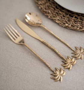 Ensemble de couverts en laiton faits à la main, manche design feuille, finition dorée, écologique et durable, pour hôtels de luxe modernes et mariages - Product Image 6