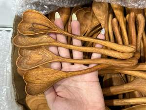 Ensemble d'ustensiles en bambou écologiques personnalisés pour la cuisine comprenant des cuillères en bois - Product Image 4