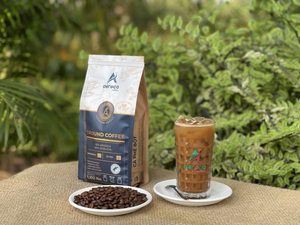 Granos de Café 100% Arábica y Robusta, Tueste Medio, Proceso Natural, Sabor Suave, Granos Enteros, Grado de Exportación, 1 kg para Preparación Diaria - Product Image 1