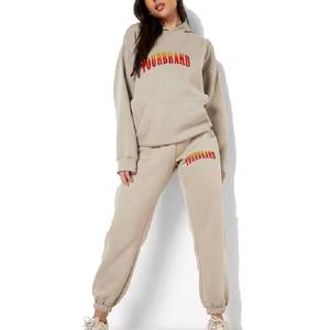 Ensemble de survêtement d'hiver en velours à motif brodé de haute qualité pour femmes, sweat-shirts à fermeture éclair 1/4 et pantalons de survêtement, ensembles décontractés surdimensionnés - Product Image 1