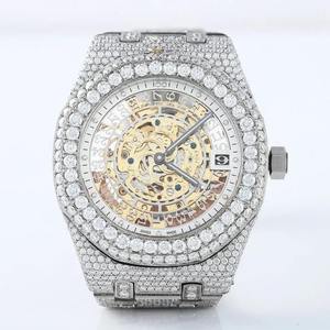 Améliorez la mode avec une montre à quartz cloutée avec diamant Moissanite de luxe Hip Hop Iced Out Fonction de date pour hommes et femmes - Product Image 4