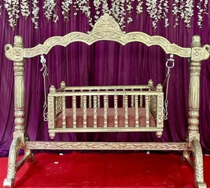 Divine Baby Palna en bois pour cérémonie de nommage Berceau en bois argenté royal Style Maharaja Cérémonie de nommage Berceau en bois - Product Image 6