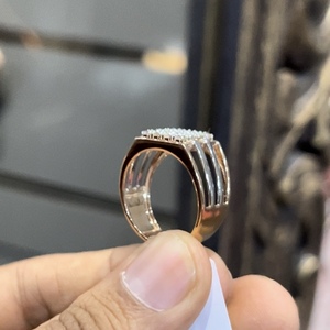 แหวนเพชรเจียระไนแบบธรรมชาติของผู้ชายทำด้วยมือสีทอง14K 18K แหวนแต่งงานแบบทันสมัยได้รับการรับรองจากบุคคลที่สาม - Product Image 2