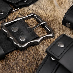 Porte-épée en cuir avec logo personnalisé OEM pour collectionneurs et passionnés Sangle de ceinture réglable pour l'escrime - Product Image 5