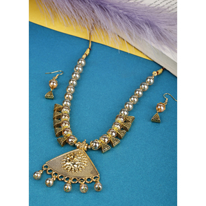 สร้อยคอรูปสามเหลี่ยมพระพิฆเนศสีทองพร้อมไข่มุกสำหรับงานแต่งงาน - Product Image 1