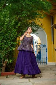 ผ้านุ่มหรูหราไม่ว่าจะจับคู่กับกางเกงขายาวหรือ lehenga กว้างและชุดสีสดใส kurti - Product Image 3