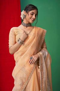 El último diseñador Soft Organza Zari Weaving Border Saree de Fab Zone - Product Image 4