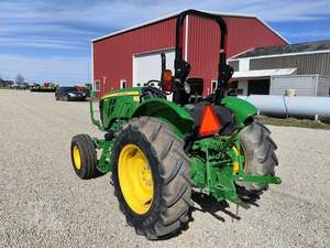 2023 JOHNN DEERE 5050E 4WD/2WD Tractor de ruedas Mini Tractor de césped con bomba de motor 160HP y componentes de caja de cambios - Product Image 3