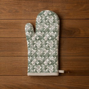 Comfortable Cotton <b>Oven</b> <b>Glove</b> Quilted Padded & Heatproof Kitchen Mitt for Baking Roasting & Everyday Cooking - Product Image 2