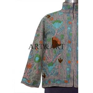 Chaqueta Suzani de Algodón Acolchada y Bordada, Prenda Exterior Étnica Colorida - Product Image 2