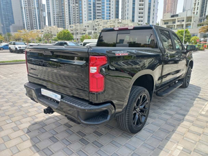 Chevrolet Silverado V8 AWD d'occasion 2021 GCC avec sièges en cuir, régulateur de vitesse adaptatif, conduite à gauche - Product Image 4