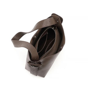 Sac fourre-tout à bandoulière minimaliste en cuir souple 2025 cuir de vachette de haute qualité pour femmes élégantes Deux poignées OEM Vente en gros Couleurs personnalisées Logo - Product Image 3