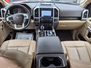 2024 F o D Coche usado con asientos de cuero Dirección izquierda Cámara trasera R16 Neumáticos - Product Image 3