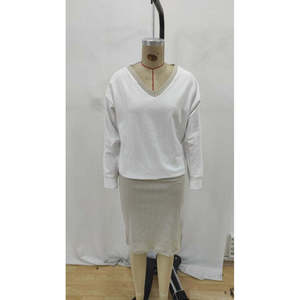 Ensemble deux pièces pour femme, chemisier à manches longues et col en V en viscose à double fil et mini-jupe, 26923 - Beige - Product Image 4