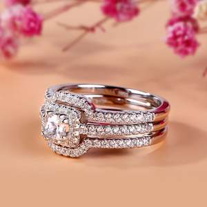 Ensemble de 3 bagues de mariage Jeulia Halo - Argent sterling plaqué or avec accents de diamants - Product Image 4