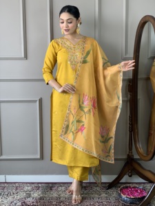 Suministro al por mayor indio Viscosa Chanderi Pantalón Kurti recto con tela Taby de nailon Hermosa Dupatta para mujeres Uso de la vida diaria - Product Image 2