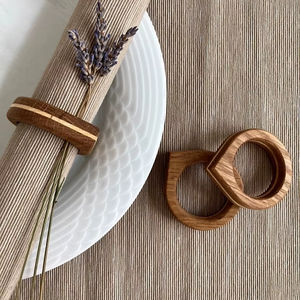 Anneau de serviette en bois avec bande en laiton sur le dessus, beau design brillant, nouveau design déverrouillable - Product Image 1