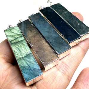 Collar rectangular de labradorita pulida, colgante de barra de labradorita plana con borde galvanizado de oro de 24K, joyería elegante - Product Image 3