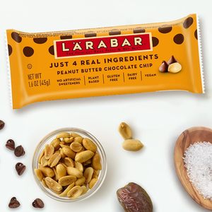 Barre de céréales Larabar au beurre de cacahuète et aux pépites de chocolat, sans gluten, aux fruits et aux noix, 16 unités - Product Image 6